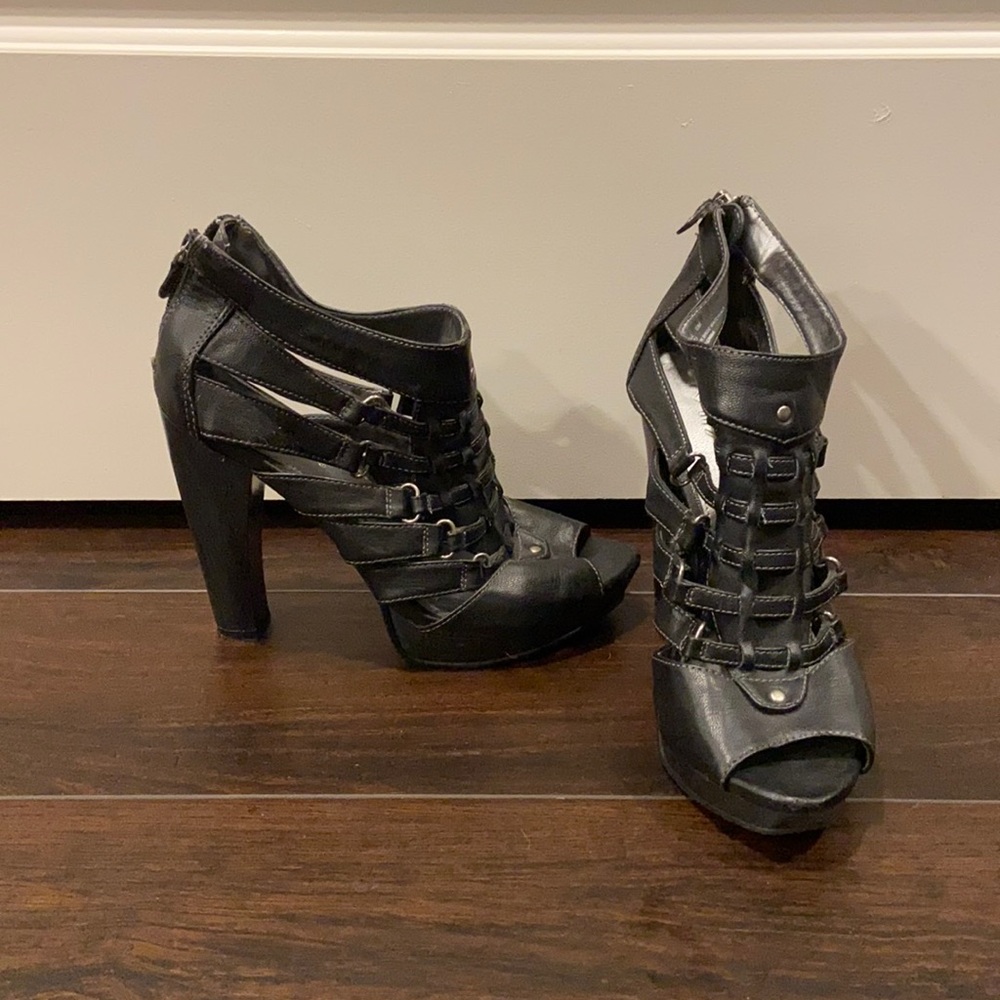 Black chunky strappy heels